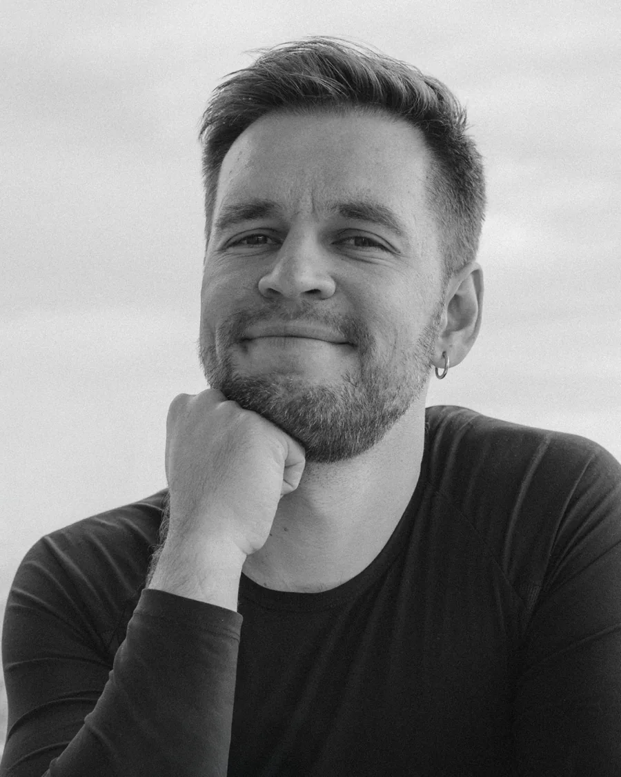 Black and white portrait of Alex, the photographer